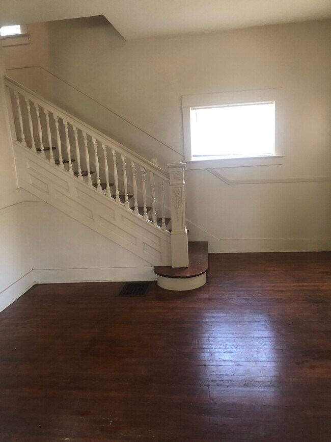 Foto del edificio - 137 E 11th Ave