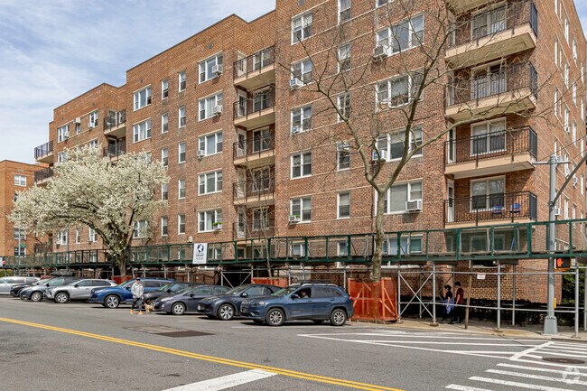 Nivel del suelo - 3720 Independence Ave