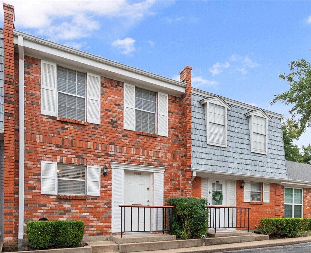 1095 Roaring Springs Rd, Fort Worth, TX 76114 Condo for Rent in Fort