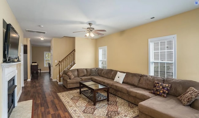 Building Photo - 3125 Hayling Dr
