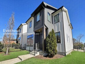Building Photo - 1011 Garfield St