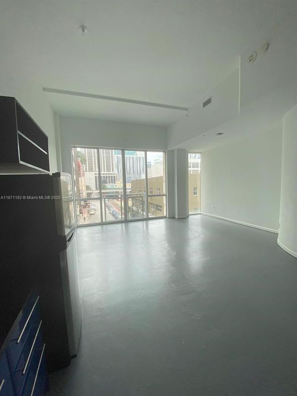 Foto del edificio - 253 NE 2nd St
