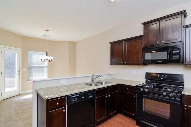 Building Photo - 125 Bethany Manor Dr