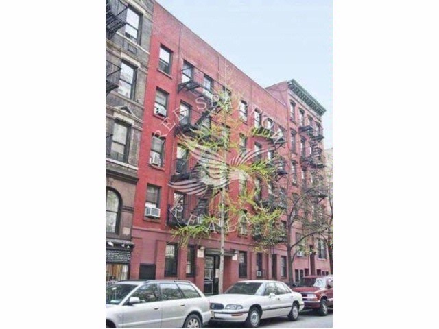 Primary Photo - 120 E 4th St
