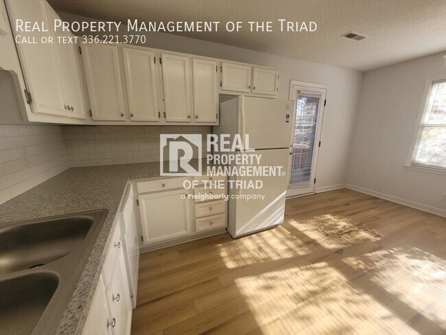 Foto del edificio - 1349 Brookwood Dr