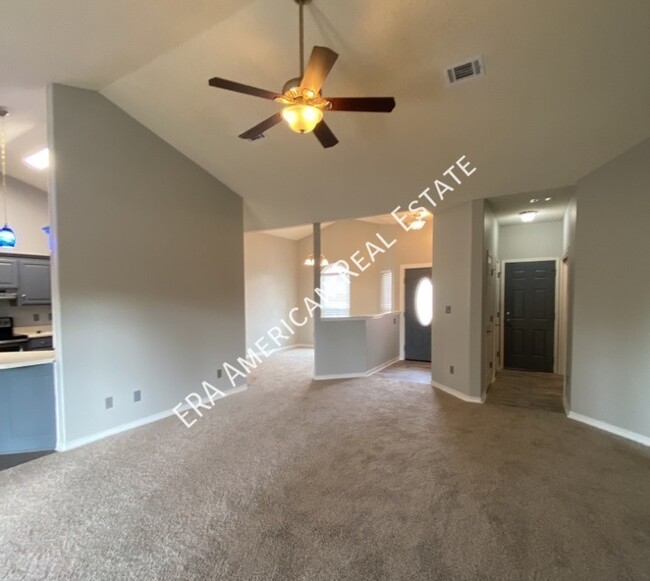 Foto del edificio - 2621 Barefoot Creek Cir
