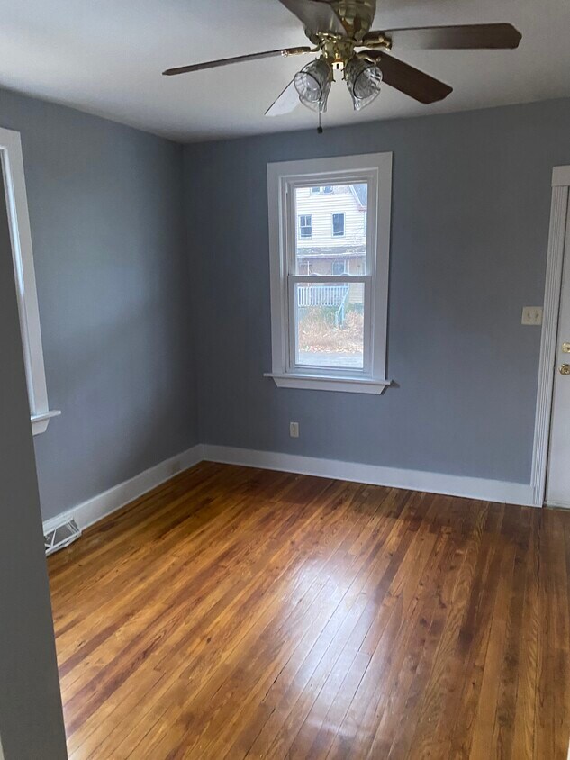 286 Gibbon St, Salem, NJ 08079 Townhome Rentals in Salem NJ