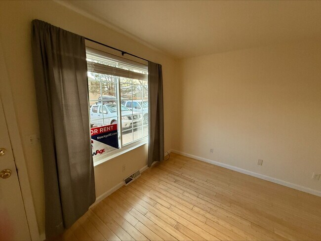 Foto del edificio - "Charming 2-Bed, 2.5-Bath Condo Retreat in Broomfield – Your Cozy 900 Sq Ft Haven Awaits!"