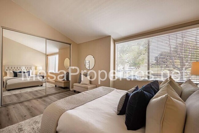 Building Photo - 331 S Sentous Ave