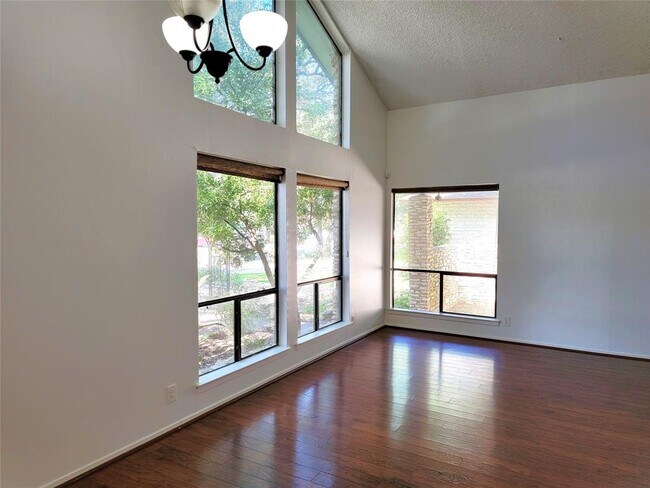 Foto del edificio - 10500 Mourning Dove Dr