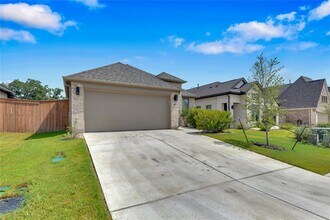 Building Photo - 145 Plumbago Loop
