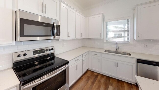 Building Photo - Precious Like New Home In Mimms Trail