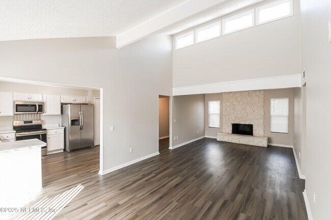 Building Photo - 11512 Dandelion Way