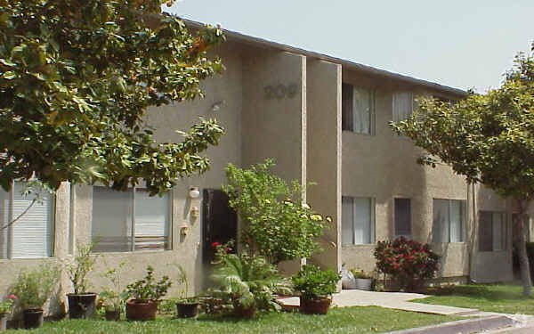 Building Photo - 209 N Buena Vista Ave