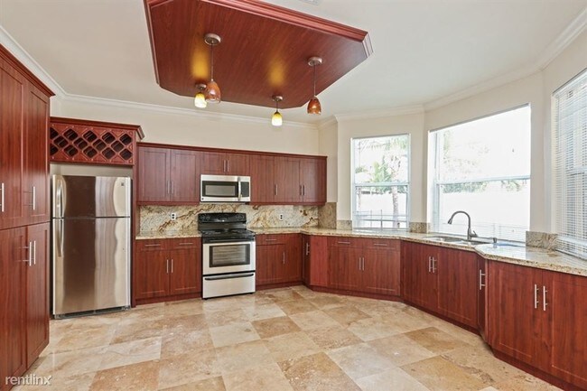 Building Photo - 4 br, 2.5 bath House - 15083 SW 19th St