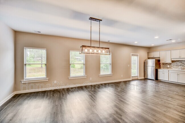 Building Photo - 83 Wolf Ln