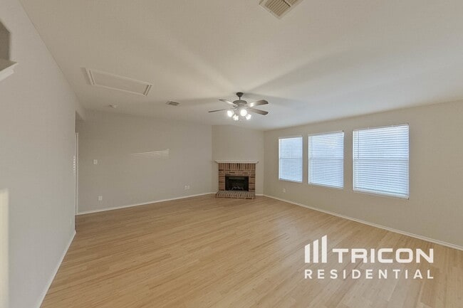 Building Photo - 216 Rambling Way
