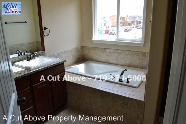 Foto del edificio - 4 br, 2.5 bath House - 10357 Abrams Dr