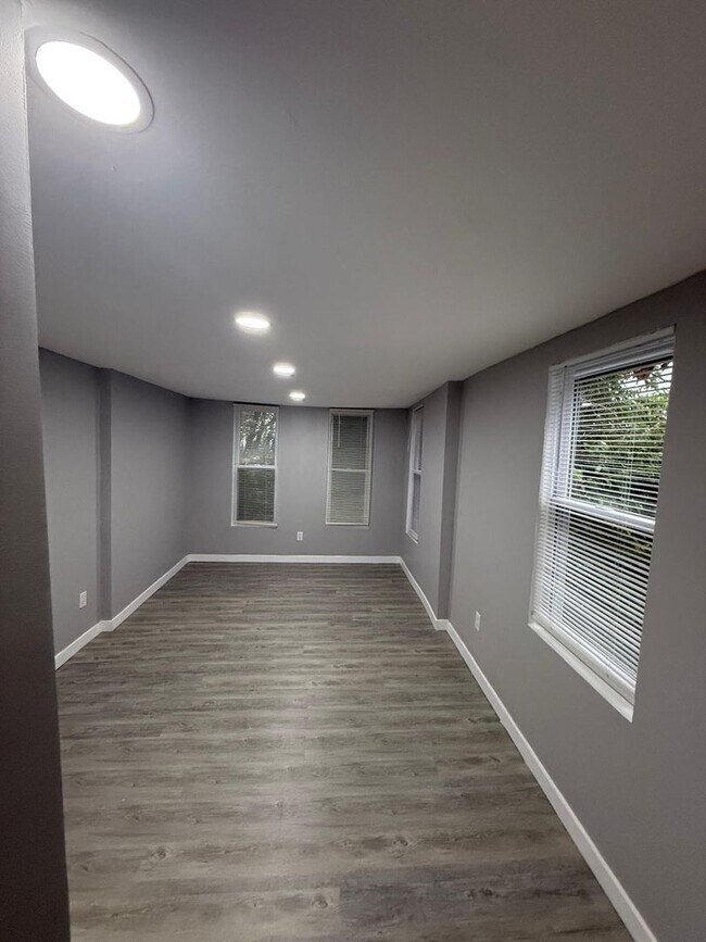 Building Photo - 6654 Yocum St