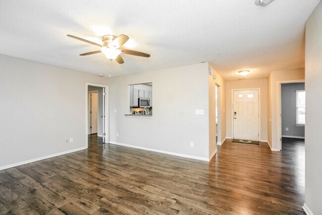 Foto del edificio - 7644 Windy Hill Way