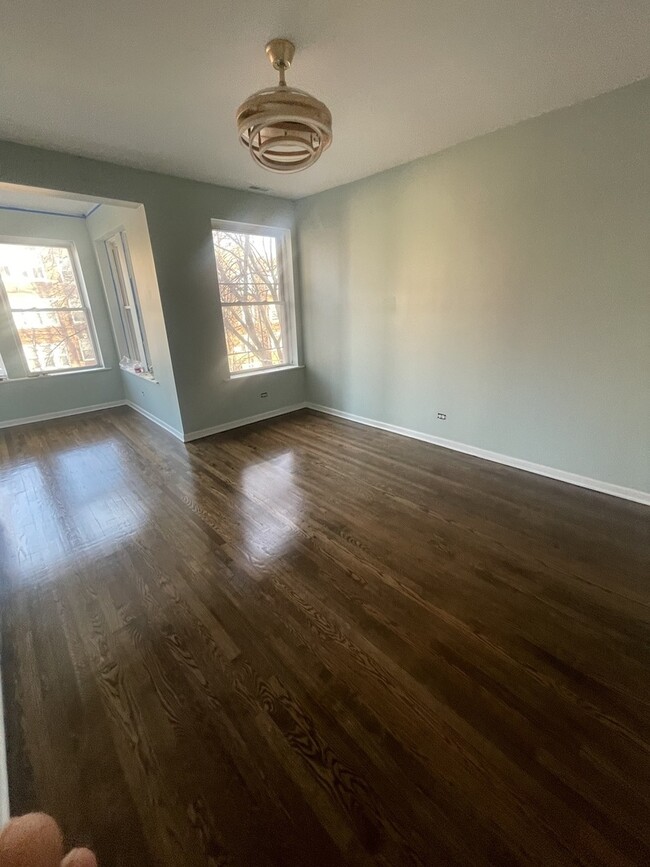 Foto del edificio - 6750 S Clyde Ave