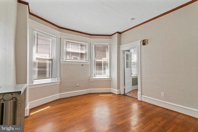 Building Photo - 5042 N Warnock St