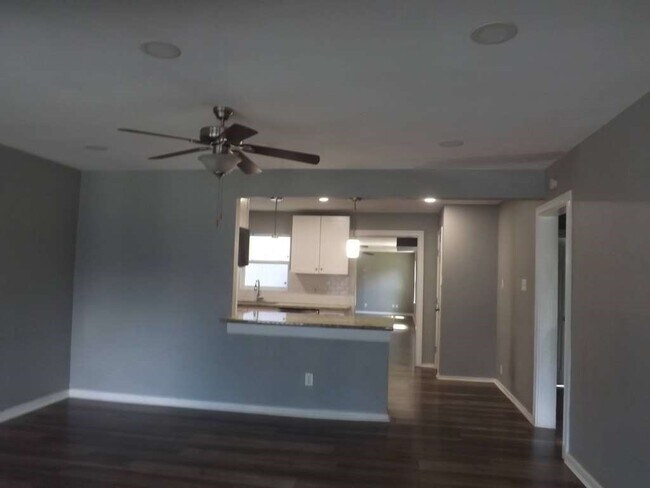 Foto del edificio - 7619 Ilex St