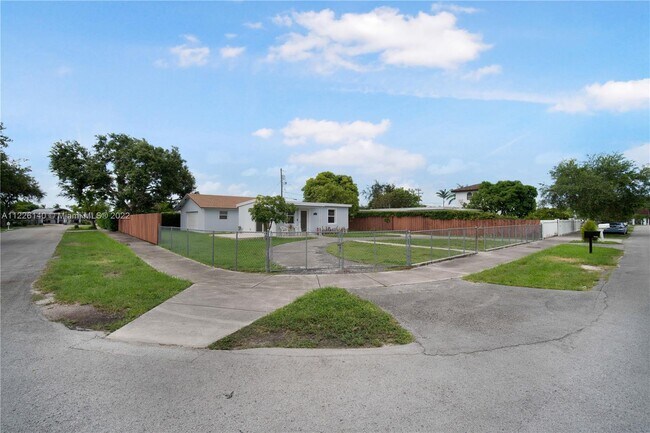 Building Photo - 10051 SW 45th St