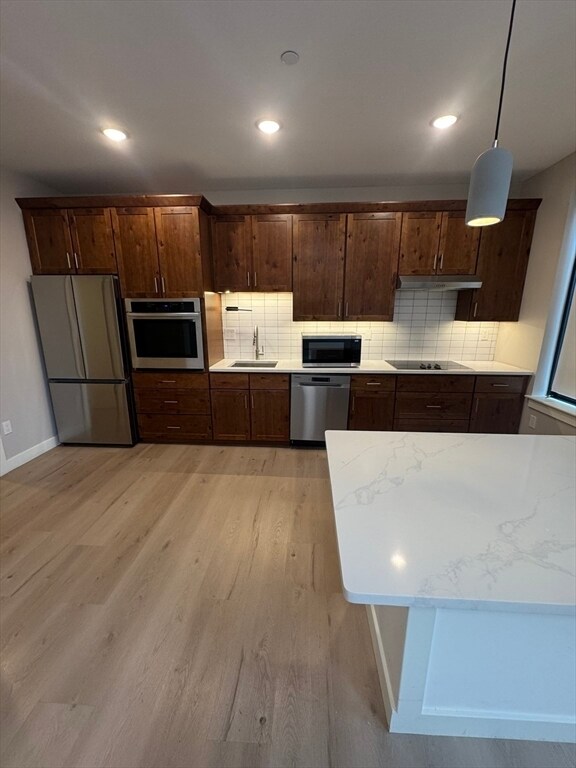 Foto del edificio - 400 W Broadway