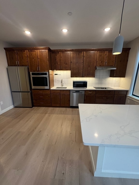 Building Photo - 400 W Broadway