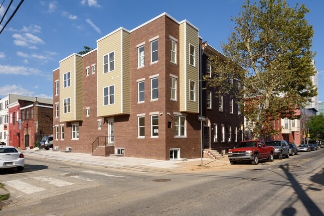 Building Photo - 1507 W Oxford St