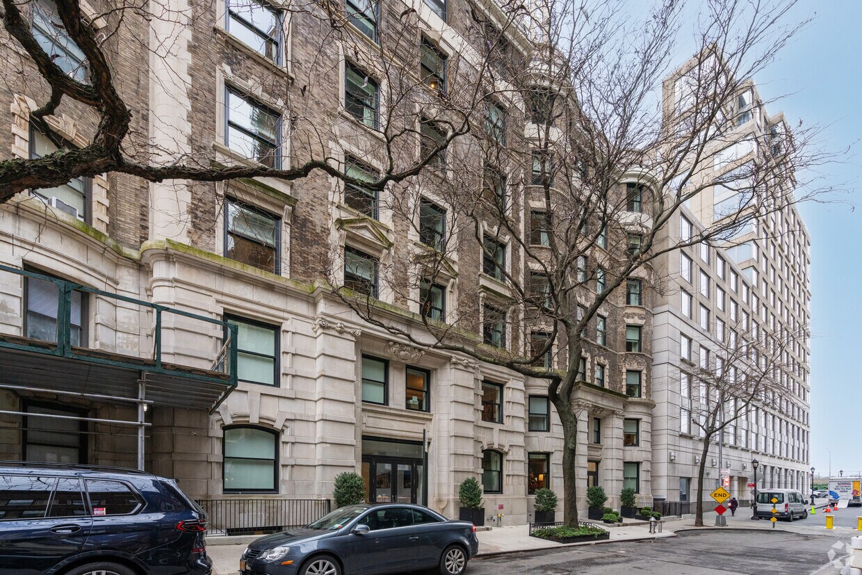 Primary Photo - 346-350 W 71st St