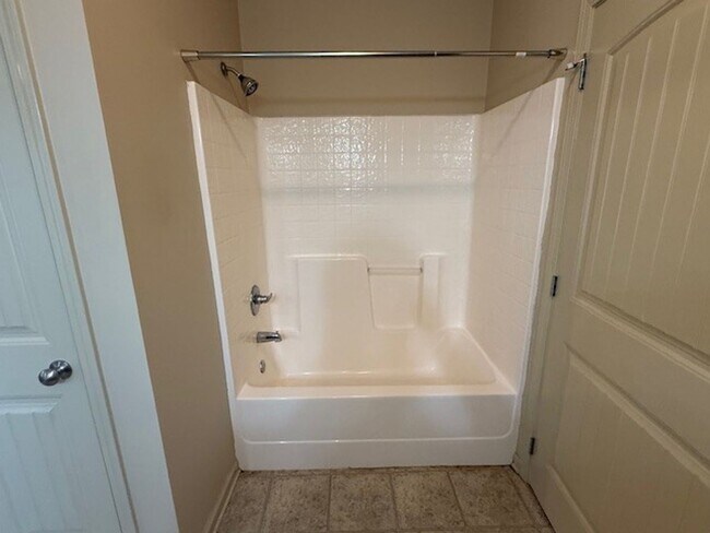 Foto del edificio - Nice 3 Bed 2 Bath Home! Available Now!