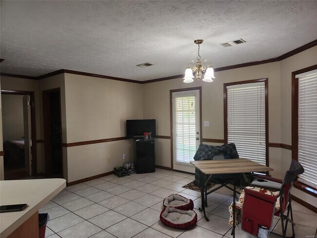 Building Photo - 345 Spring Hollow Dr