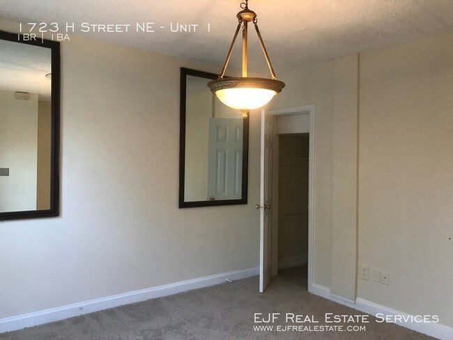Building Photo - H Street Corridor One Bedroom One Bathroom!