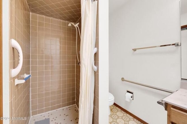 Building Photo - 940 E Court Ave