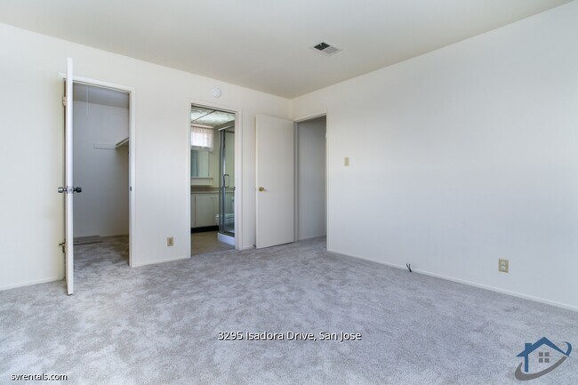 Building Photo - 3295 Isadora Dr