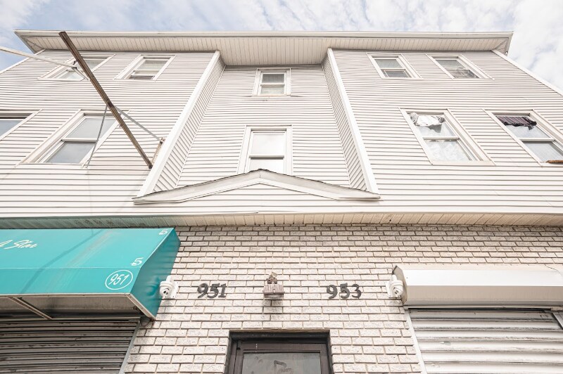 951 Clinton Ave, Irvington, NJ 07111 Room for Rent in Irvington, NJ