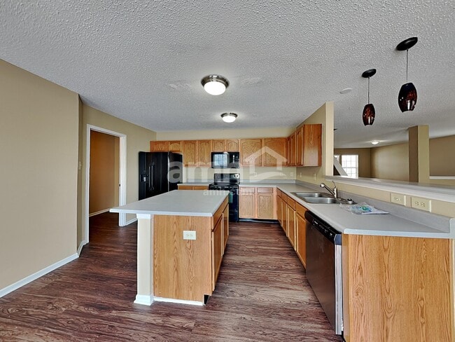 Building Photo - 5862 N Quincy Dr