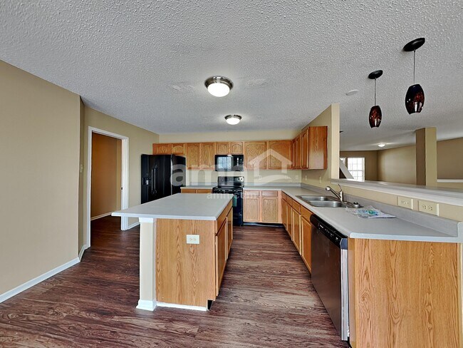 Foto del edificio - 5862 N Quincy Dr