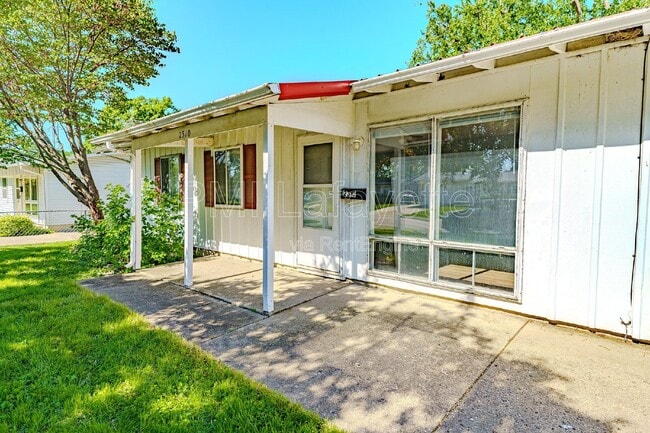 Photo - 2310 Sequoya Dr House