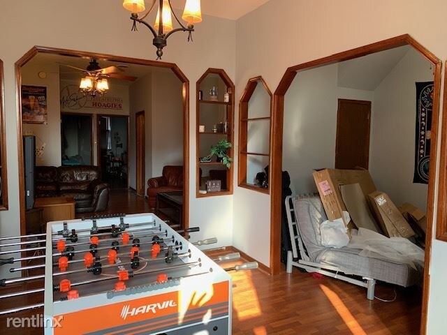 Foto del edificio - 208 E Girard Ave