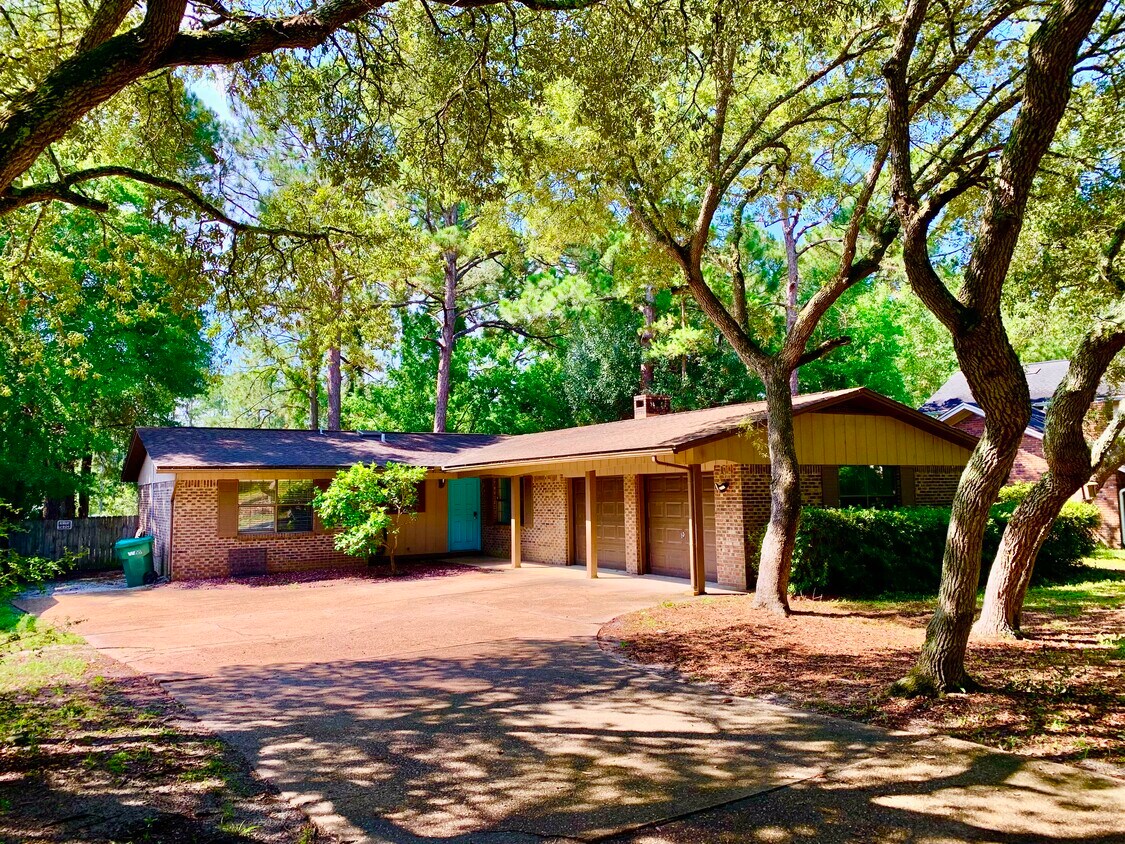Primary Photo - 317 Somerset Dr