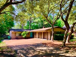 Building Photo - 317 Somerset Dr