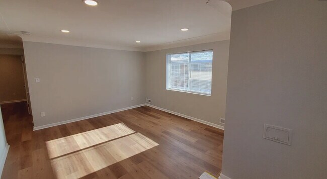 Foto del edificio - 3618 N Monaco St Pkwy
