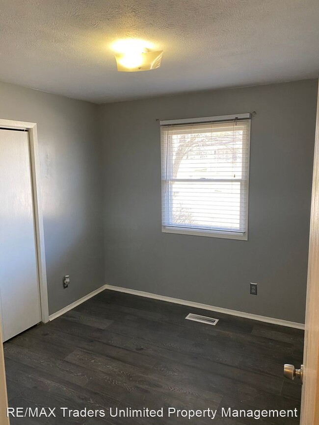 Building Photo - 3 br, 2 bath House - 16 Eleanor Ct.