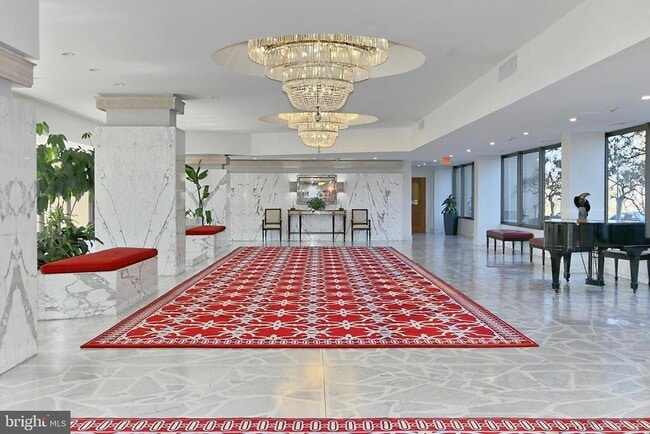 Building Photo - 1101 S Arlington Ridge Rd