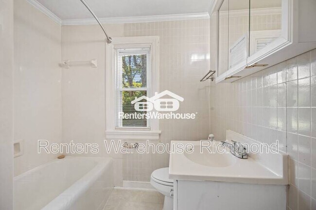 Foto del edificio - 9229 Reams Rd