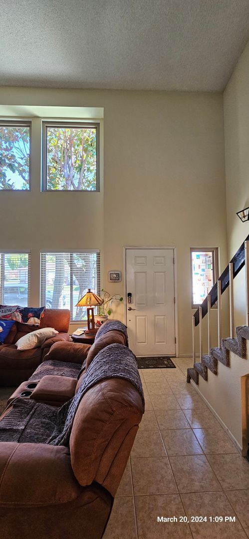 Building Photo - Large Two Story Condo Near Marian Regional...