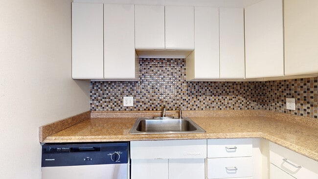 2 Bedroom 770sf - Four Winds